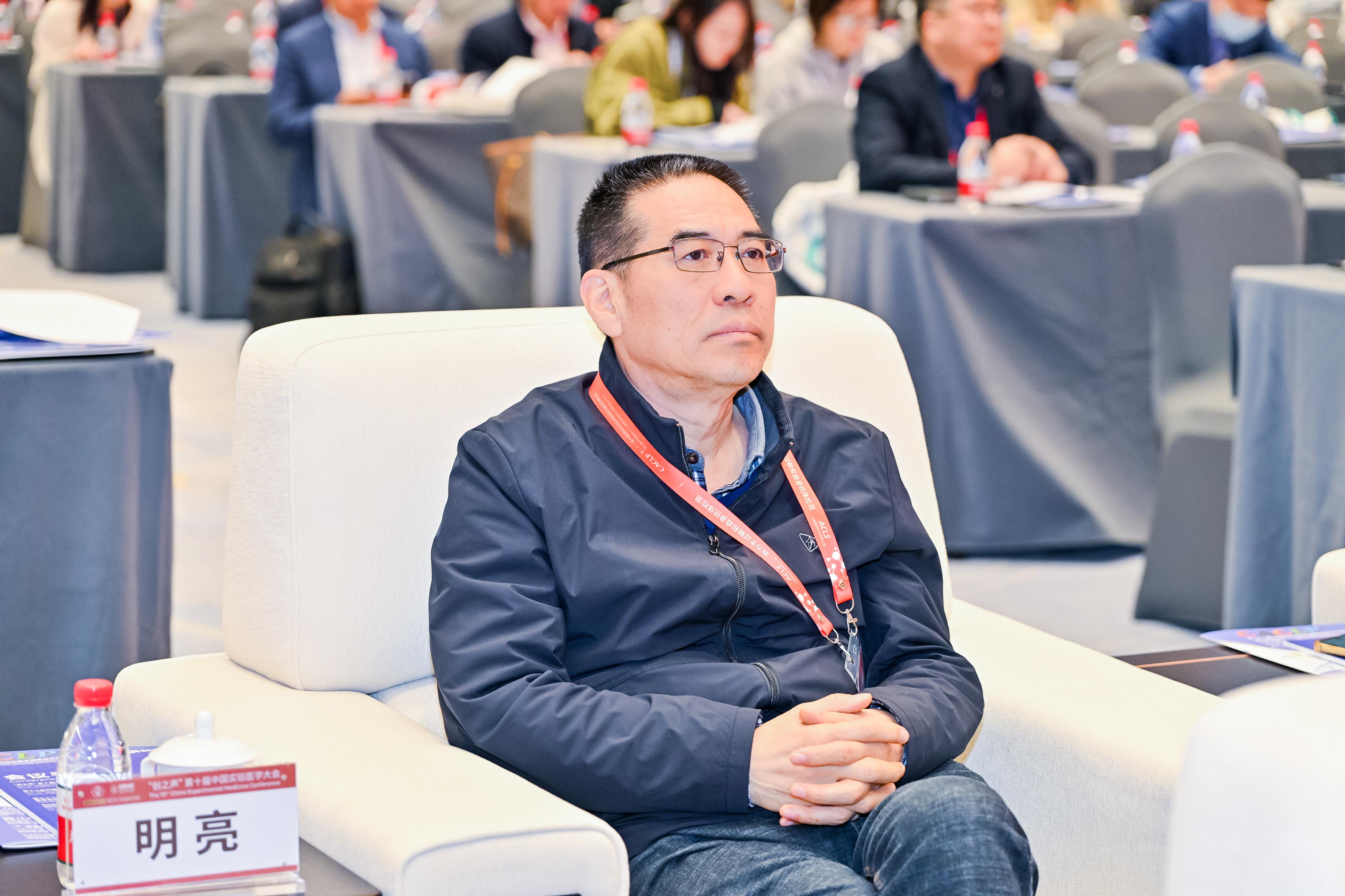 YZH_8822