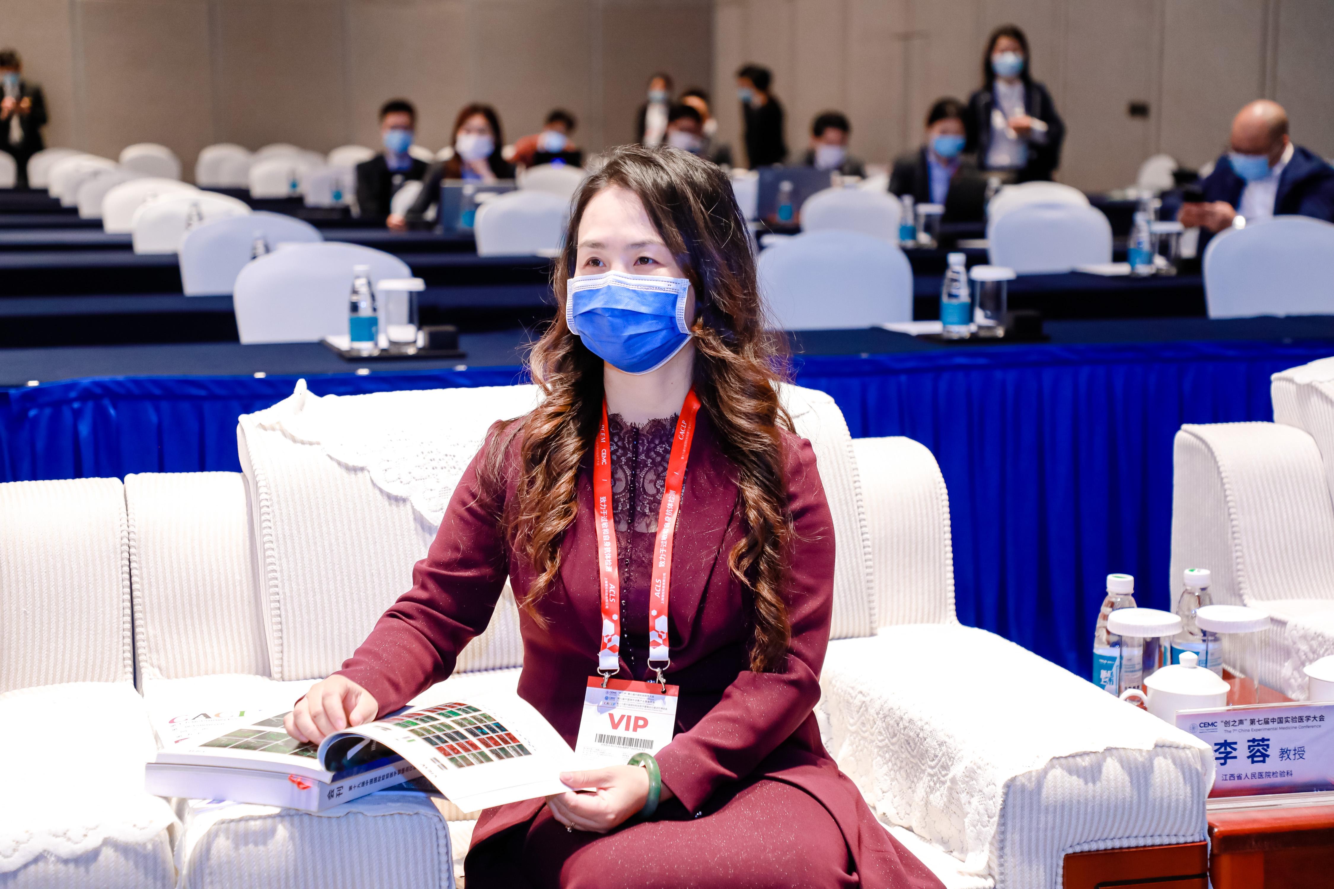 15232264_a2843459822_plx