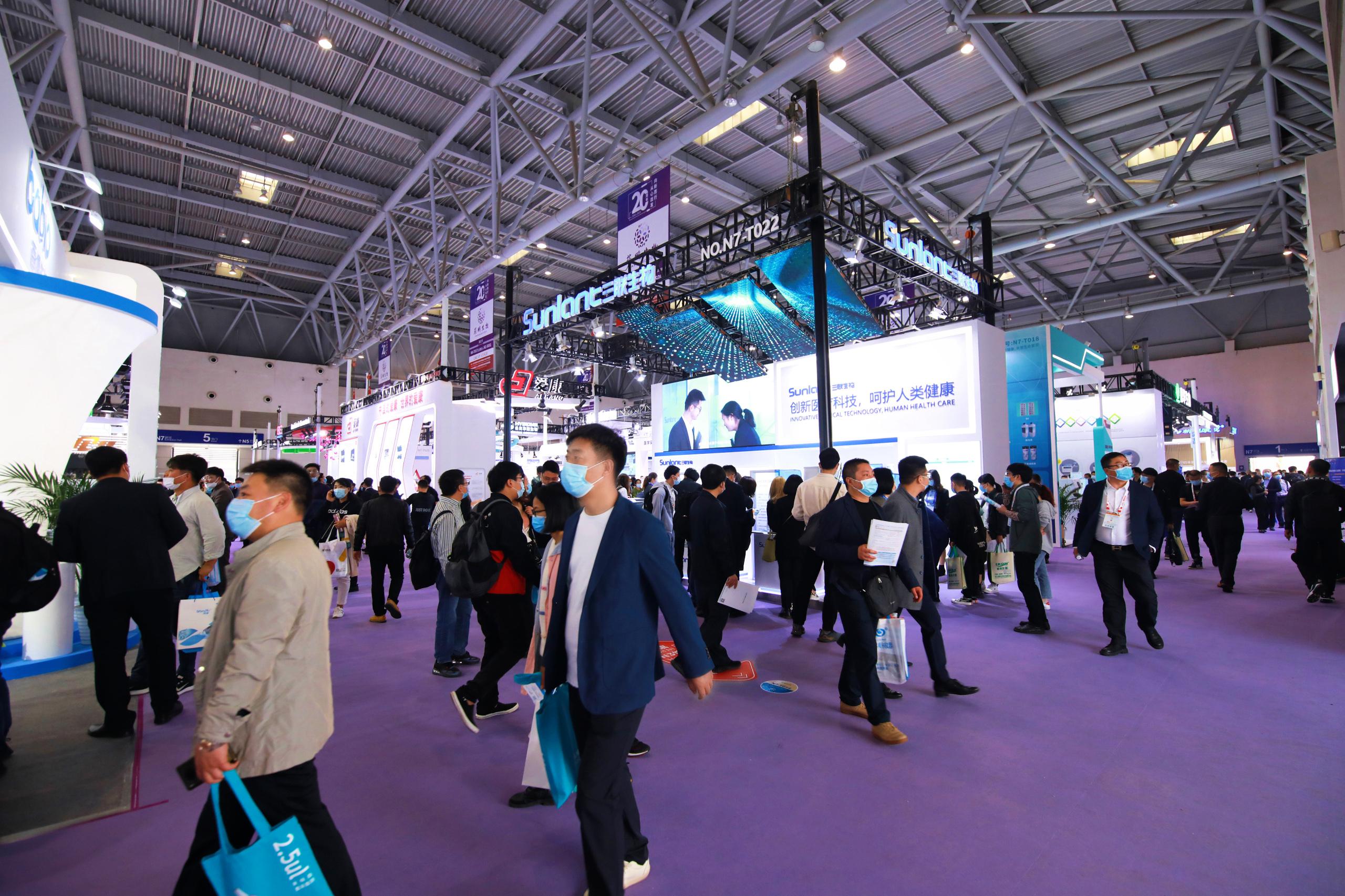 15956852