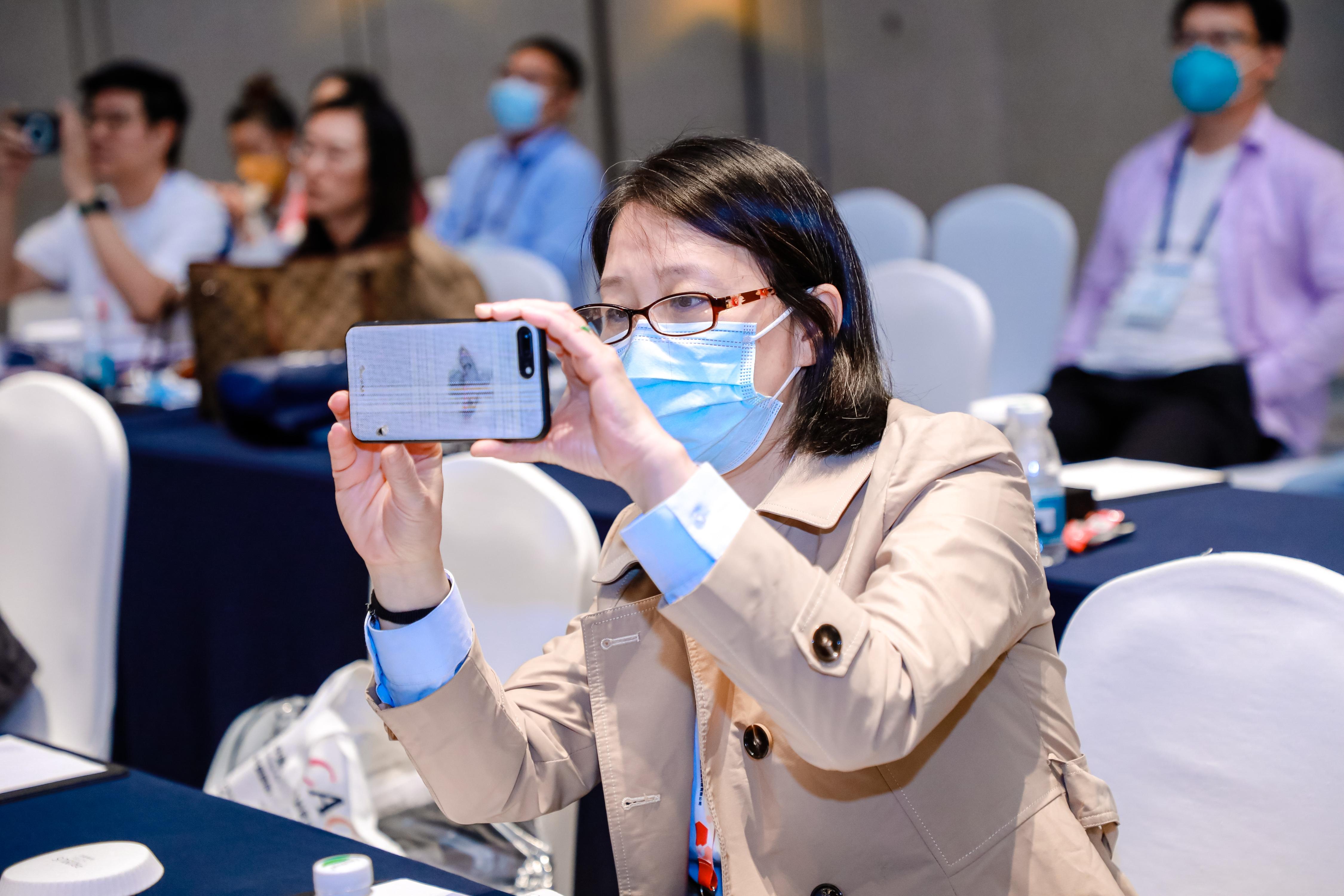 17061848_a2843459822_plx